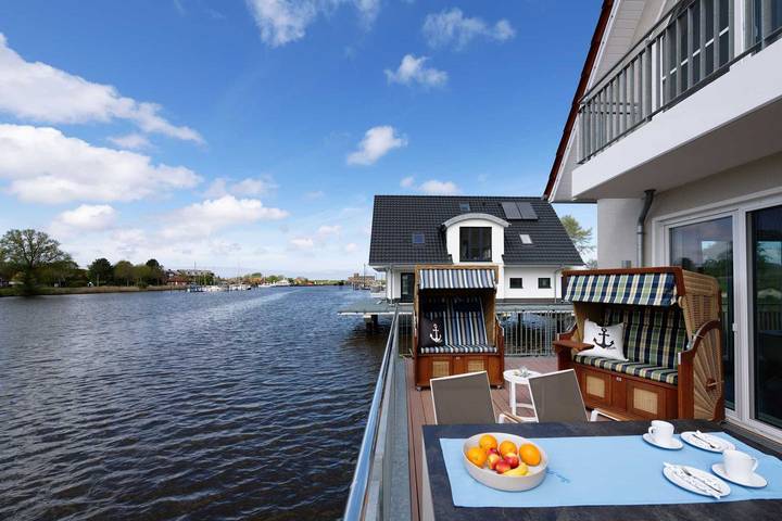Ferienhaus für 4 Personen, mit Terrasse und Seeblick sowie Sauna in Landkreis Wittmund - 2