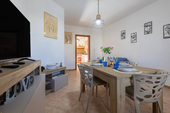 Albachiara sul mare, villetta con ampia veranda in Porto Torres, Provincia di Sassari