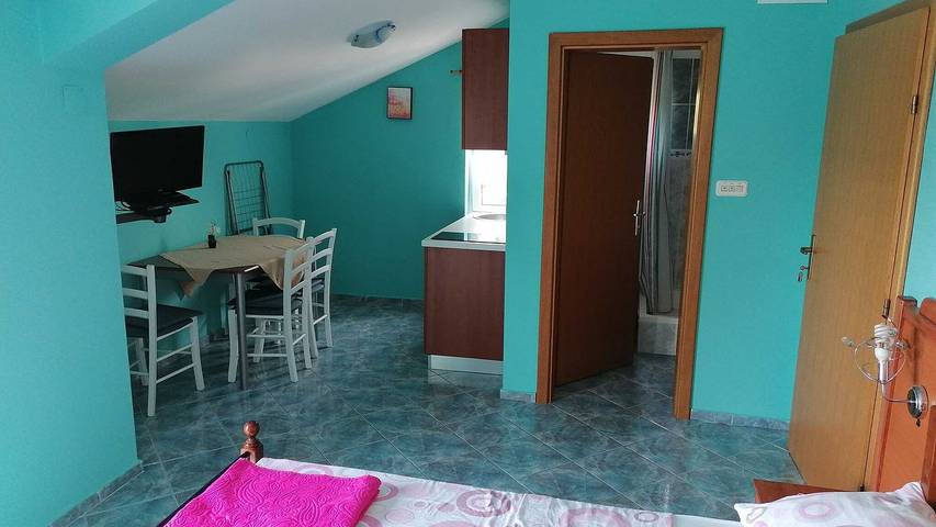 Ferienwohnung für 3 Personen, mit Balkon in Starigrad Paklenica - 4