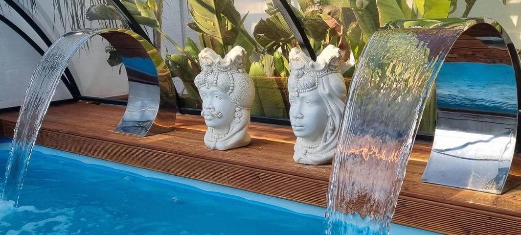 Villa for 2 people, with pool and hot tub as well as garden in Sicily