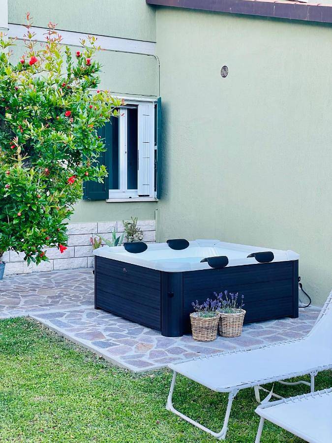 Casa vacanza per 10 persone, con panorama e piscina nonché giardino, con animali domestici in Brisighella