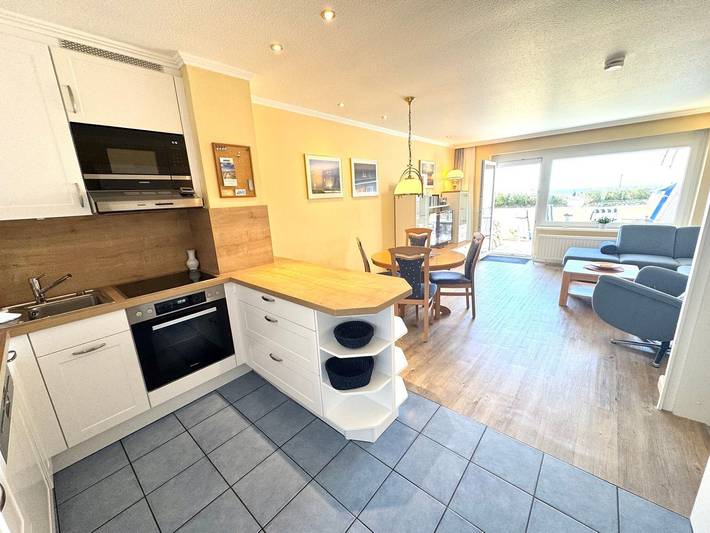 Ganze Wohnung, Stilvoll eingerichtete Ferienwohnung auf zwei Ebenen in direkter Strandlage in Wenningstedt, Sylt