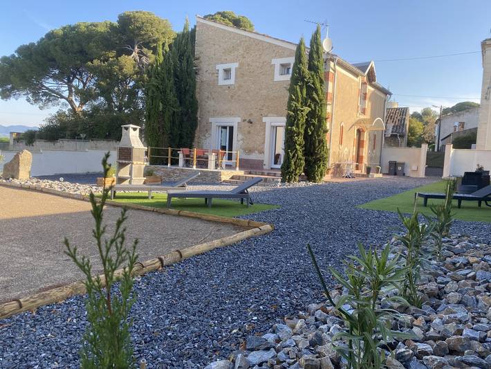 Gîte pour 6 personnes, avec jardin et jacuzzi