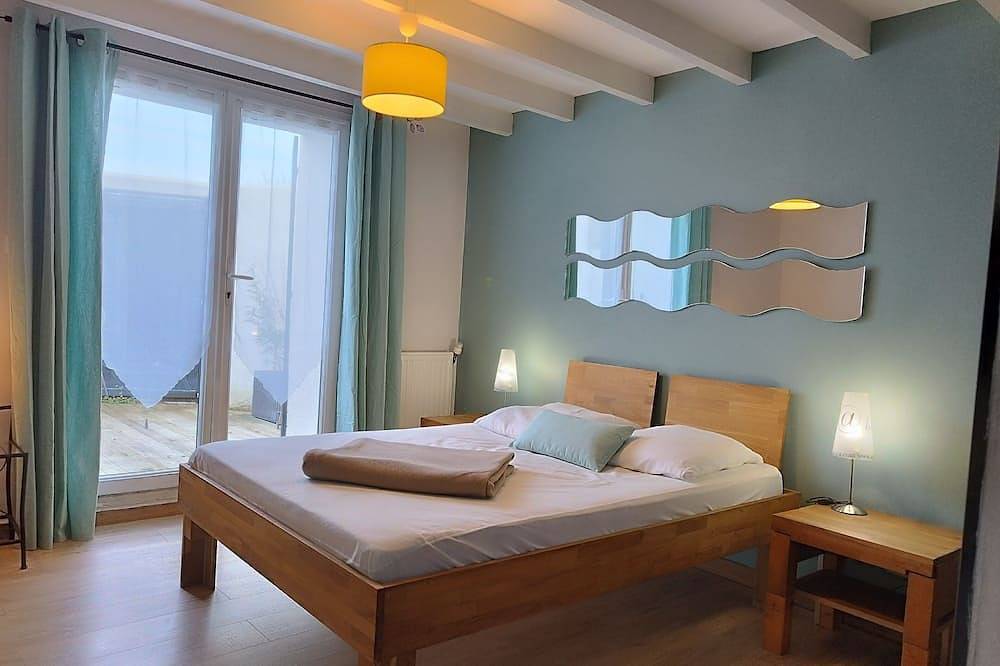 Villa 4* indoor heated pool spa billiards table soccer sea beach village in Angoulins, La Rochelle region