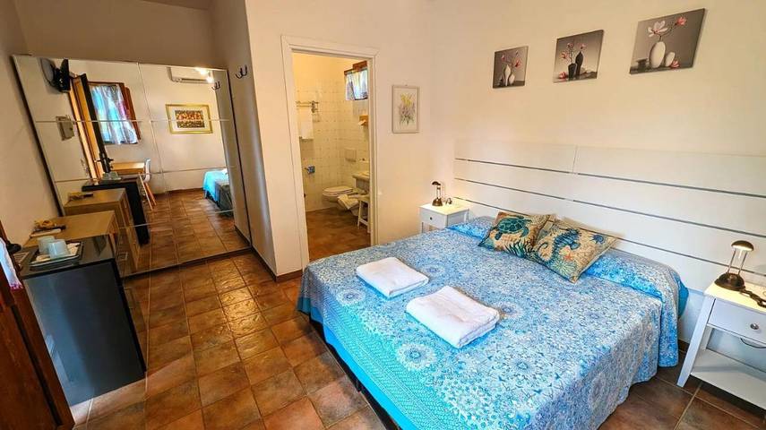 Hotel für 3 Personen, mit Balkon und Terrasse sowie Whirlpool und Garten in Lacona - 2