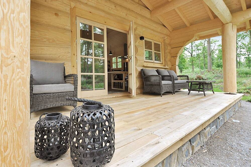 Schöne und gemütliche Hütte, offener Kamin, naturnah. Haustiere erlaubt. in Vallåsen, Halland