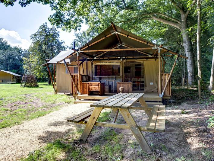 Zelt für 5 Personen, mit Terrasse und Pool in Dalfsen