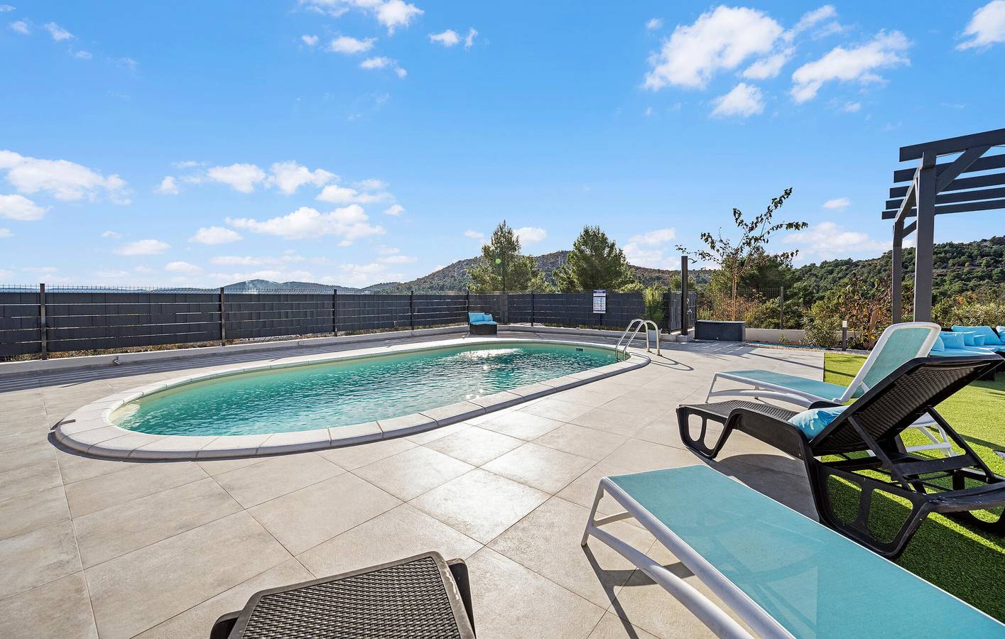 Ferienhaus für 6 Personen mit Pool in Bilice, Šibenik-Knin