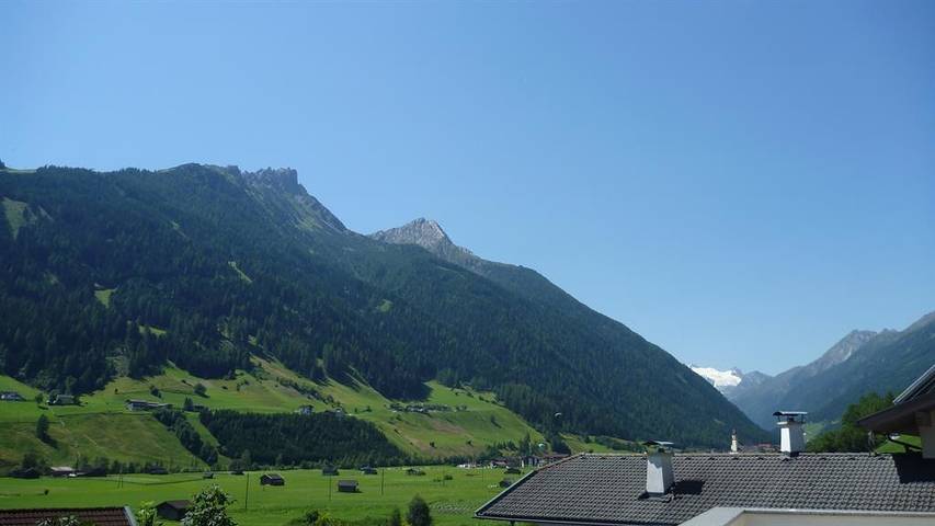 Ferienwohnung für 4 Personen, mit Ausblick und Garten sowie Terrasse, kinderfreundlich im Stubaital - 3