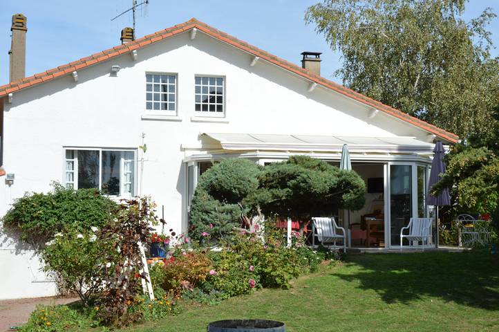 Chambre d’hôte pour 2 personnes, avec jardin dans Sainte-Verge