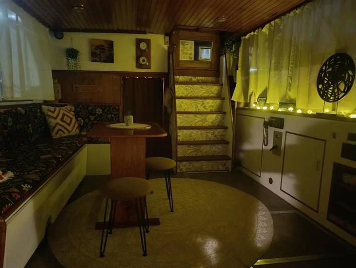 Bateau pour 3 personnes, avec vue et terrasse dans Auvergne-Rhône-Alpes - 4