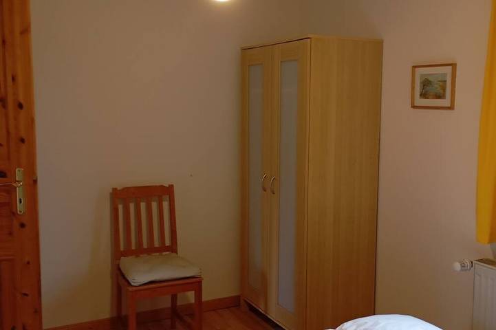 Appartement entier, Vacation apartment near the national park and harbor with terrace and parking space in Sassnitz, Parc national Jasmund