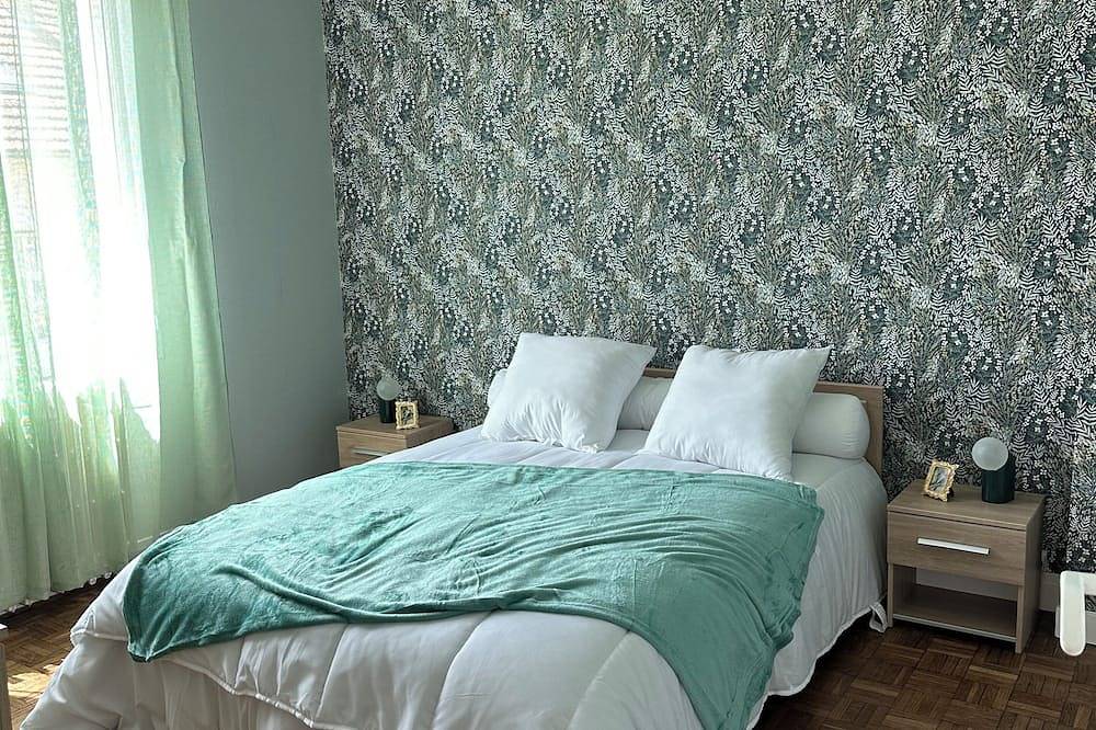 Relaxing stay: swimming pool, garden, close to the center in Périgueux, Périgord Blanc
