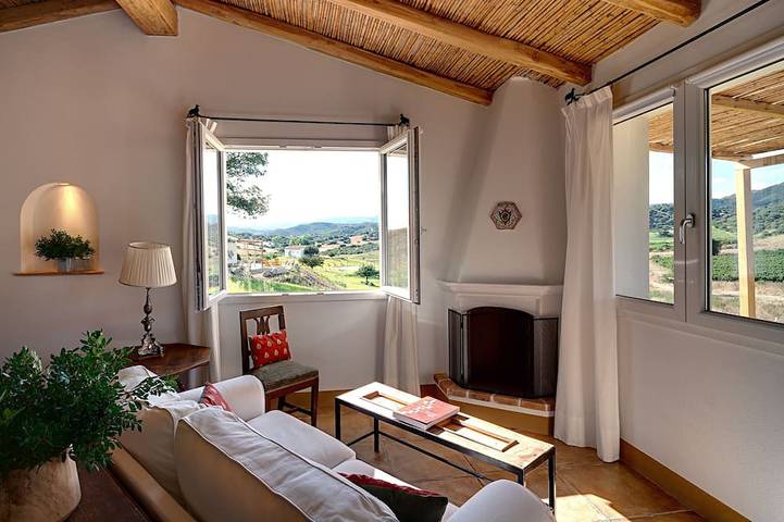 Gîte pour 4 personnes, avec Terrasse et Jardin à Nuoro