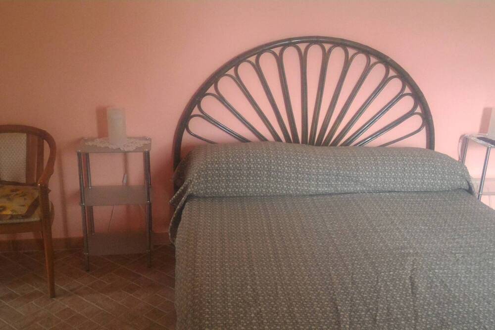 Michelangelo House, mono in Gioiosa Marea, Provincia de Messina