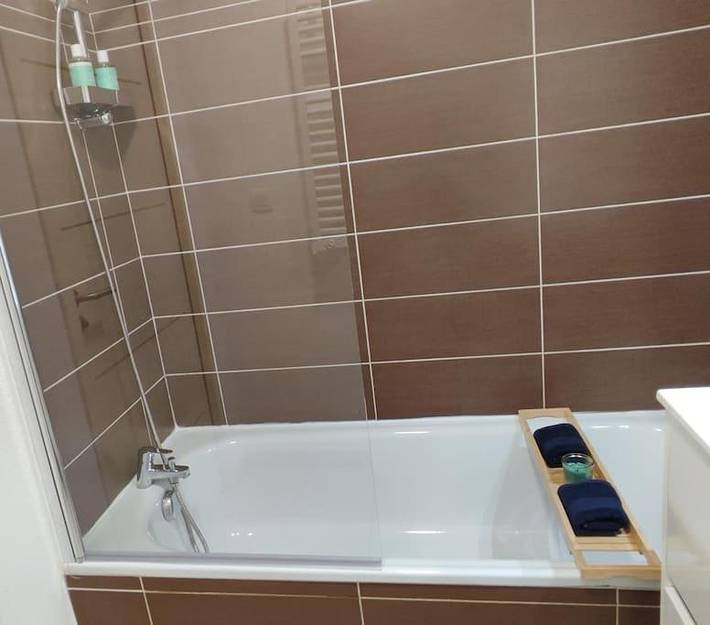 Gîte pour 4 personnes, avec Balcon ainsi que Terrasse et Vue à Saint-Jory - 3