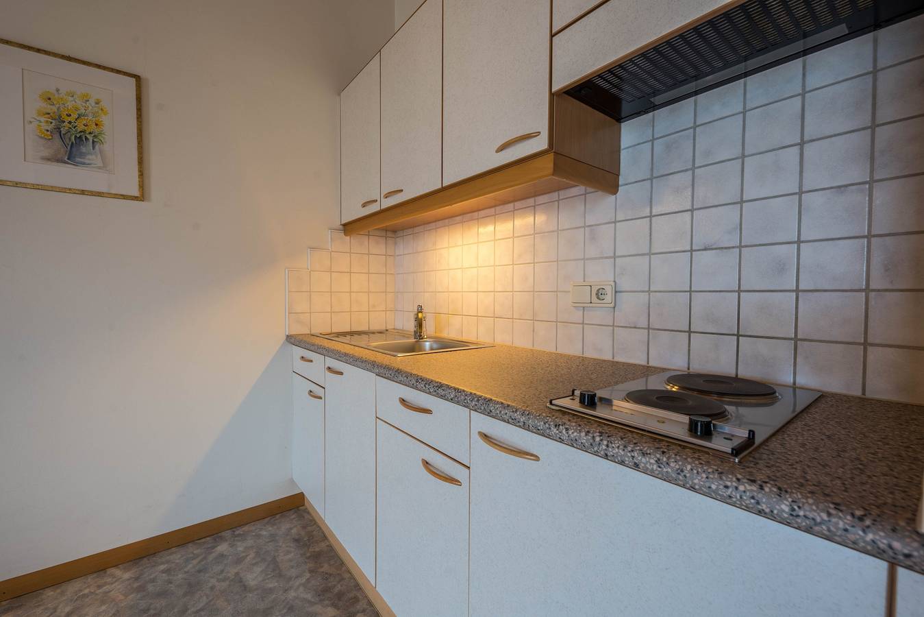Ganze Wohnung, Liebevoll eingerichtetes Apartment mit Balkon und herrlichem Stadtblick in der Residence in Marling, Ortleralpen