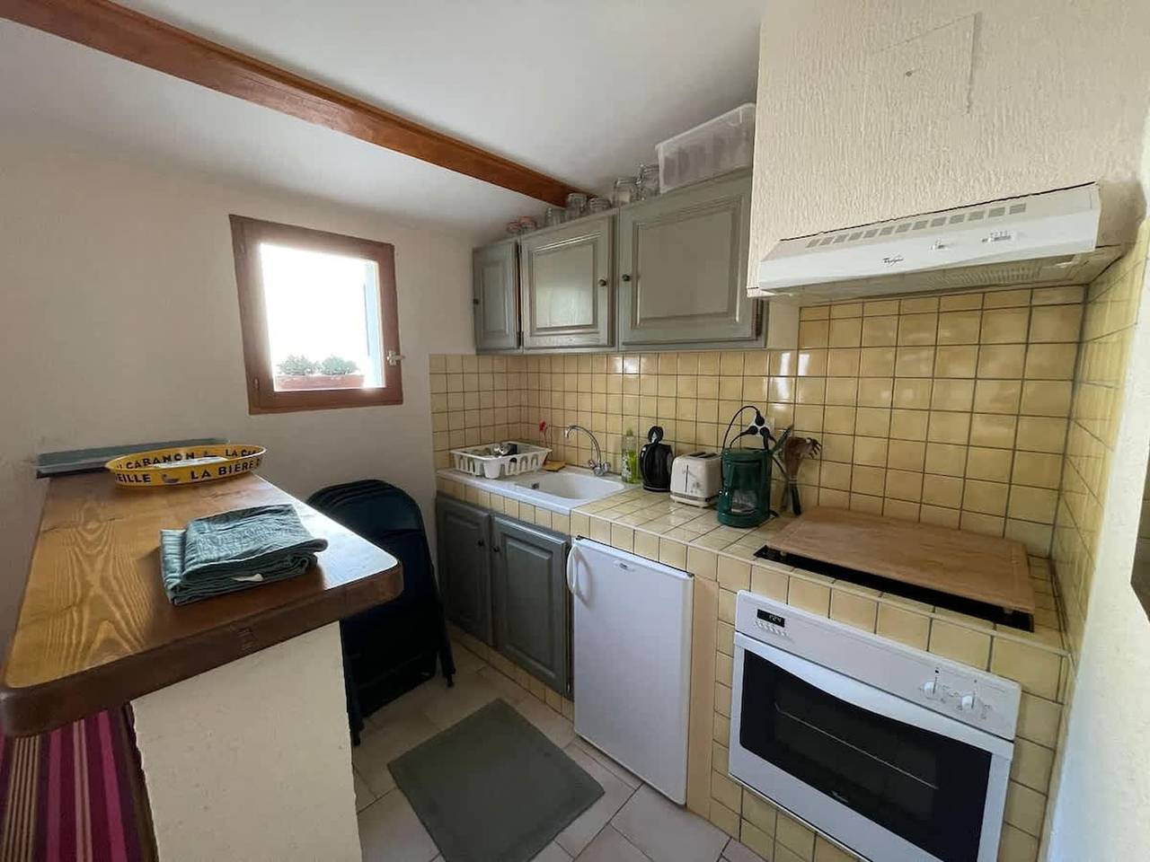 Geheel appartement, Retraite, aan het zwembad bij Cabrières Village in Cabrières-d'Avignon, Parc naturel régional du Luberon