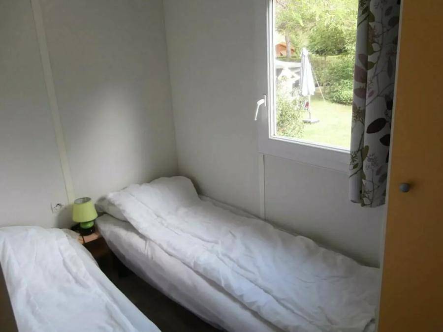 Camping La Castillonderie - Mobilhome 4 personnes - Eco 3 Pièces 4 Personnes in Thonac, Périgord Noir
