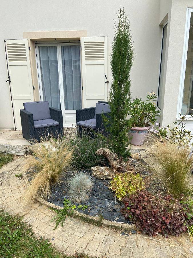 Location de vacances pour 2 personnes, avec terrasse ainsi que vue et jardin, animaux acceptés à Thorigny-sur-Marne - 2