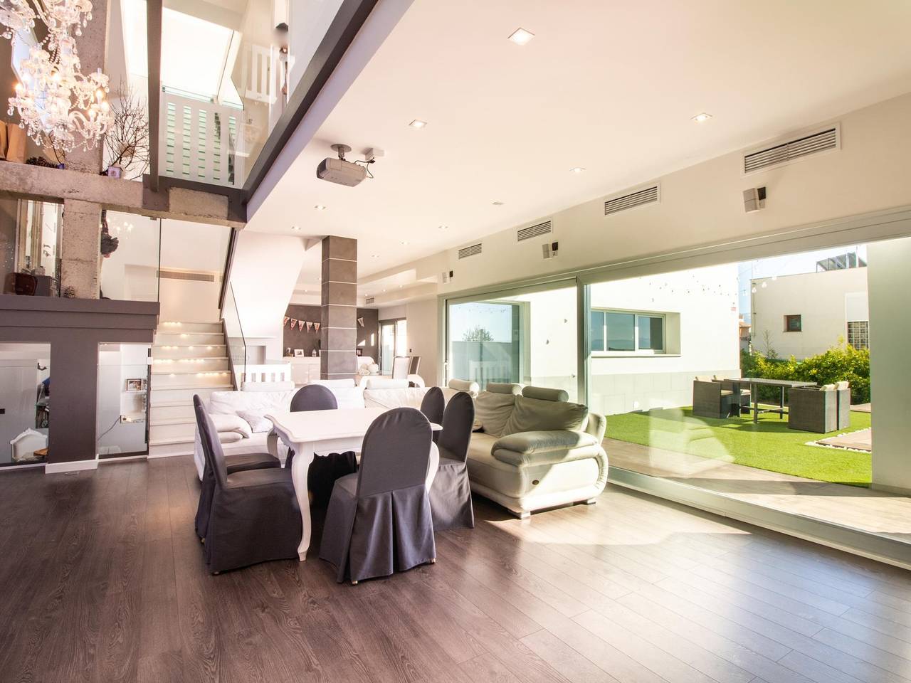 Villa design avec jardin, piscine et vues fantastiques in Atarfe, Province de Grenade