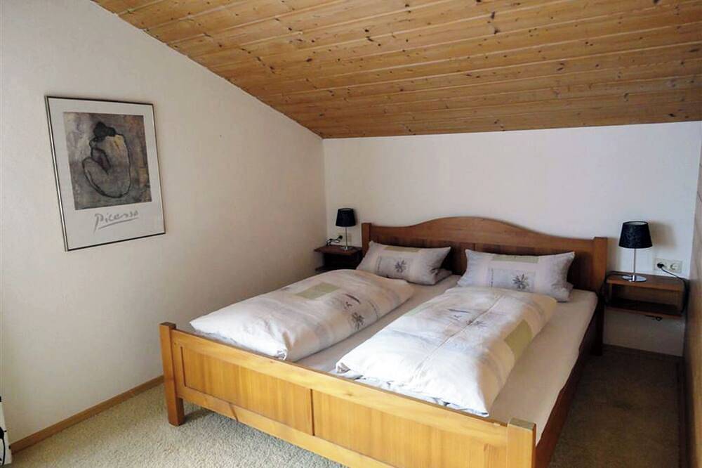 Ganze Wohnung, Ferienwohnung bis 4 Personen, Terrasse, 55 qm in Tachinger See, Taching am See