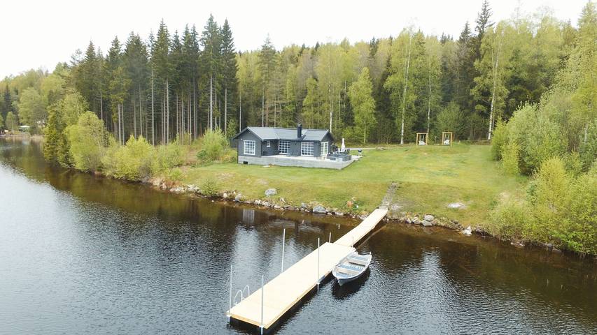 Ferienhaus für 5 Personen, mit Terrasse und Garten sowie Seeblick in Schweden