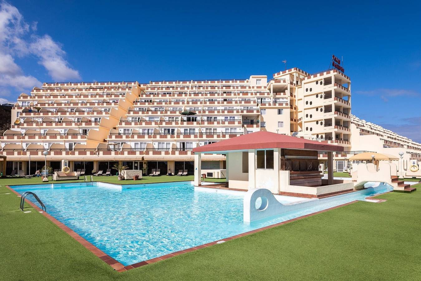 Apartamento entero, Apartamento junto a la playa con piscina, terraza, balcón, vistas y Wi-Fi in Solana Matorral, Pájara