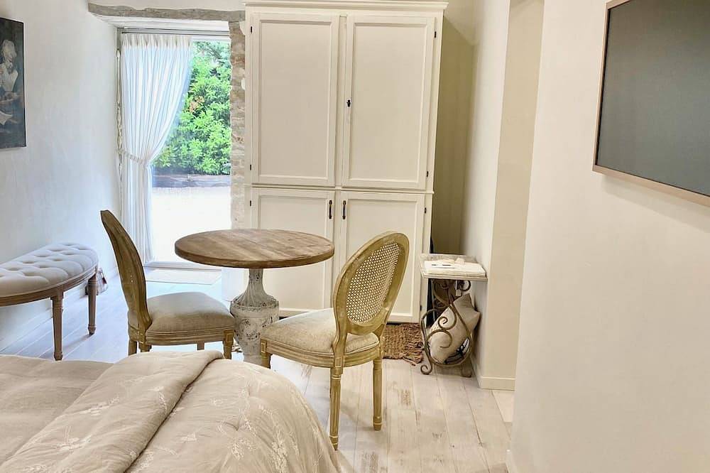 Appartement entier, Studio chic et cosy dans un hameau du Périgord noir, proche Hautefort/Montignac in Saint-Rabier, Périgord Noir