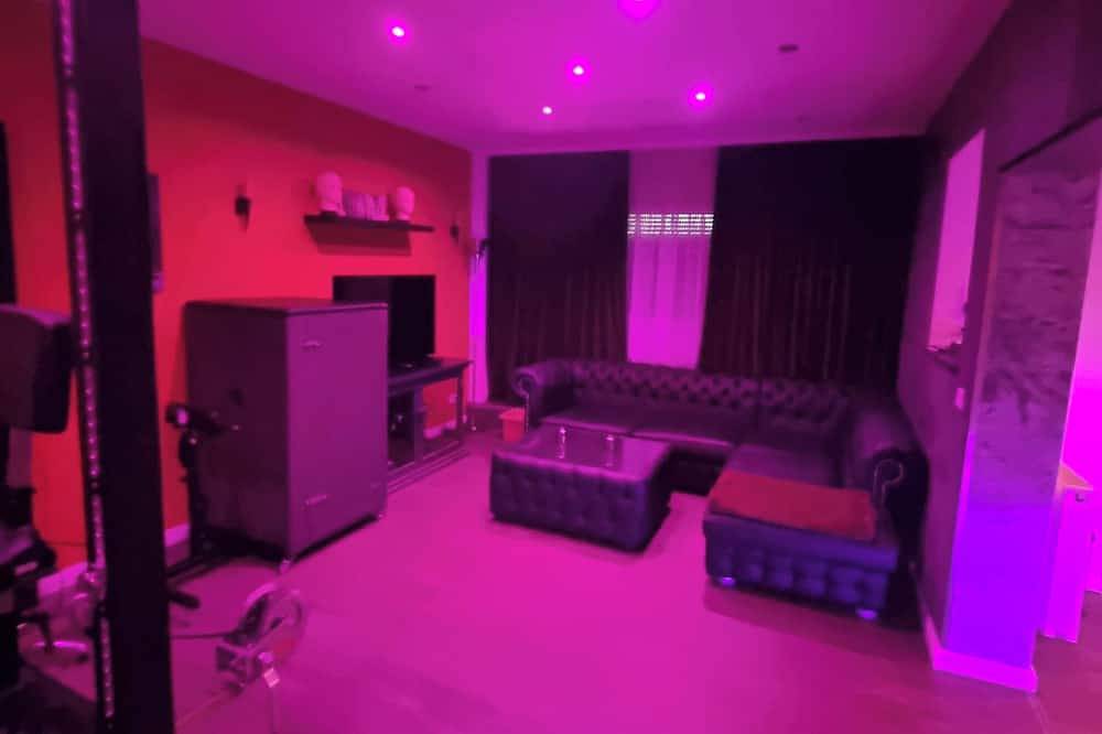 Apartamento entero, Black Mystery the apartment for erotic hours in Remscheid, Condado del Monte