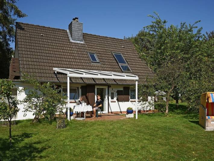 Ferienhaus für 3 Personen, mit Terrasse und Garten in Süddorf - 3