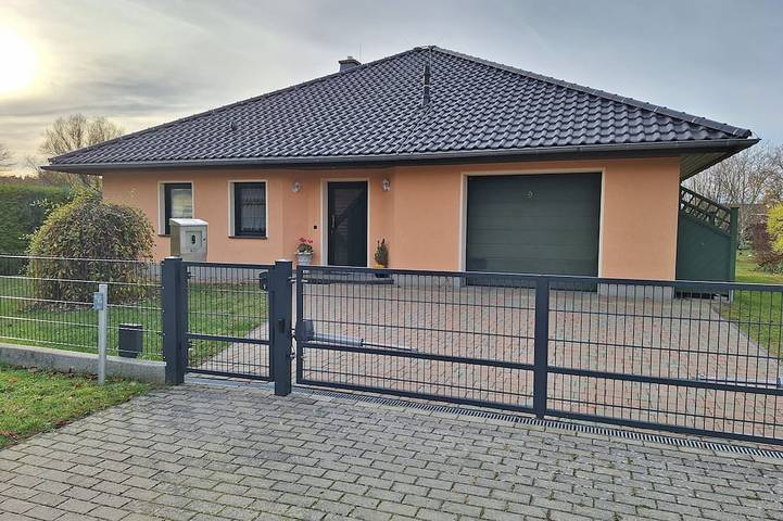 Ferienhaus für 4 Personen, mit Terrasse und Garten
