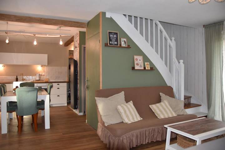 Location de vacances pour 4 personnes, avec balcon et jardin à Salles-Courbatiès - 3