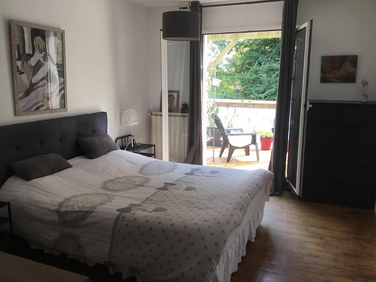 Appartement de vacances entier, Chambre Lumineuse Chez l habitant in Bassussarry, Région de Bayonne