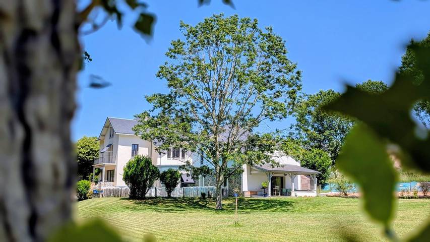 Gîte pour 6 personnes, avec Terrasse ainsi que Jardin et Piscine