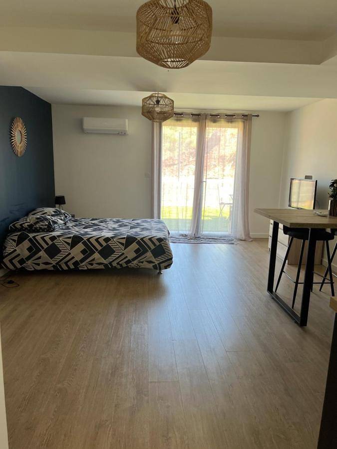 Gîte pour 2 personnes, avec Terrasse et Jardin à Bosc - 4