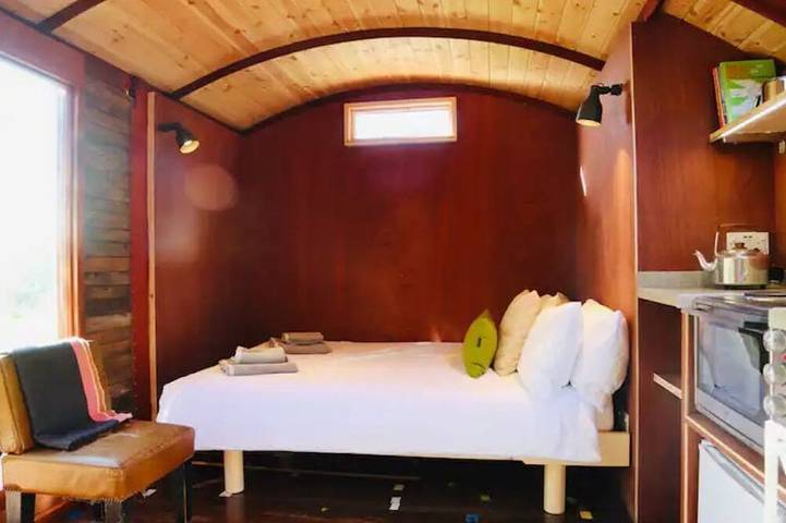 Tiny Home No.2 Railway Carriage with Stunning Views in Gateshead