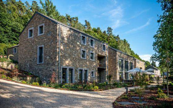 Hôtel pour 2 personnes, avec Terrasse et Jardin ainsi que Sauna et Vue dans Opont