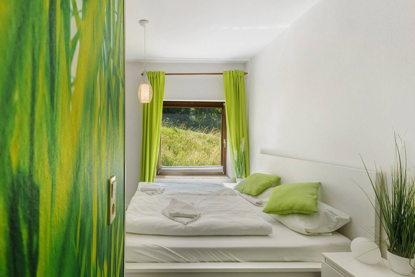 Bungalow 'Die Grüne Wiese' mit Gemeinschaftsterrasse, Gemeinschaftsgarten und Wi-Fi in Niedenstein, Schwalm-Eder-Kreis