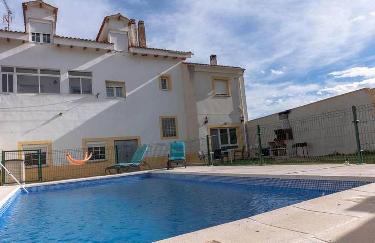 Casa de vacaciones para 15 personas, con jardín además de vistas y piscina, Se admiten mascotas en Provincia de Cuenca - 4