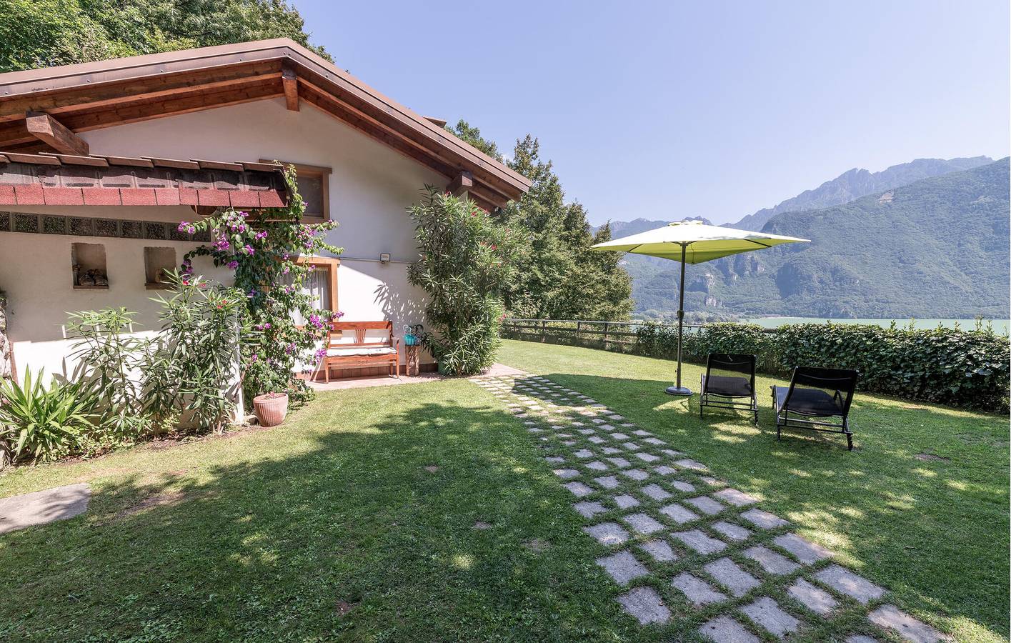 Escapada junto al lago con hoguera in Bagolino, Montañas Garda