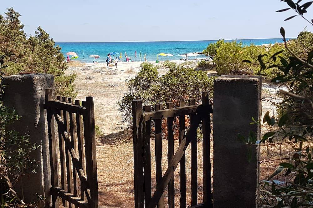 Beachfront villa, right On Sand! in Cala Liberotto, Orosei