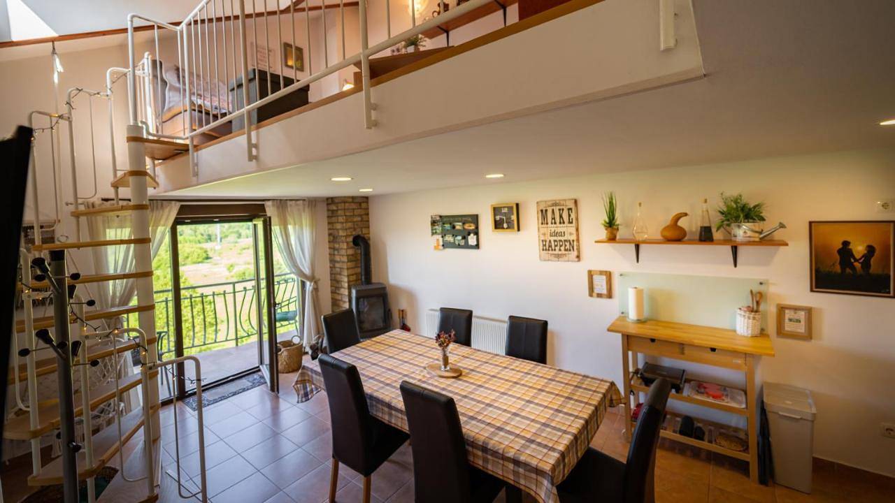 Ganze Wohnung, Specious Apartment Manitu in forest countryside in Fuzine, Primorje-Gorski Kotar