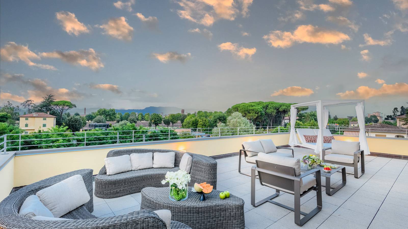 Entire apartment, Luce Terrace Penthouse in Lucca, Lucca Province