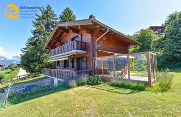 Gîte pour 8 personnes, avec jardin dans Nax