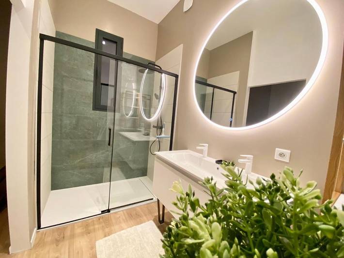 Chambre d’hôte pour 4 personnes, avec vue ainsi que jardin et piscine à Cagnes-sur-Mer - 3