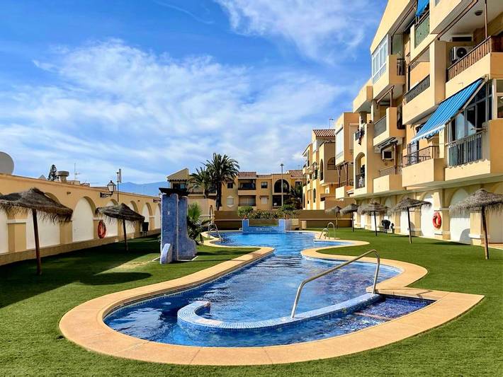 Vakantiewoning voor 4 personen, with Balkon/Terras and Terras as well as Tuin and Zwembad in Roquetas de Mar