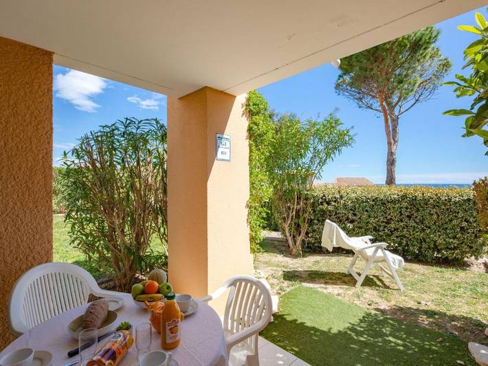 Gîte pour 4 personnes, avec terrasse ainsi que jardin et piscine, animaux acceptés dans Gare Du Dramont