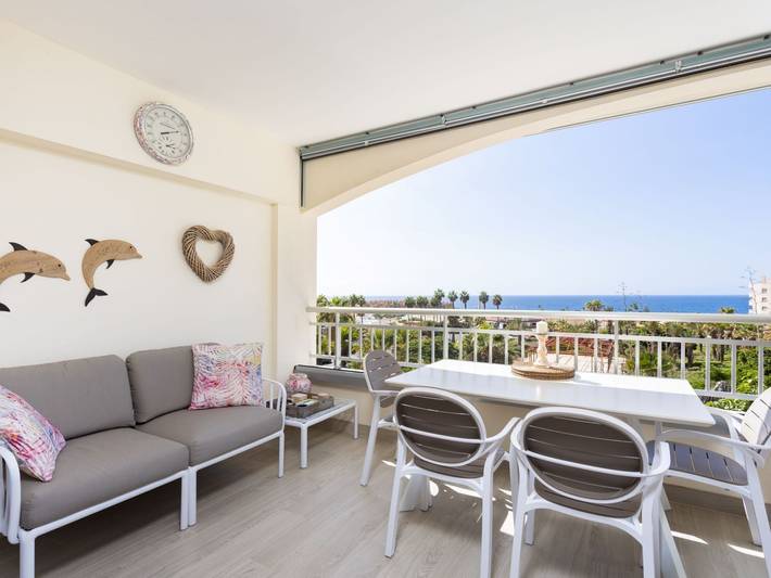 Ferienwohnung für 3 Personen, mit Balkon und Terrasse sowie Garten und Pool