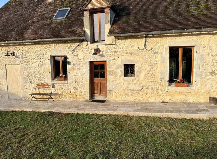 Gîte pour 8 personnes, avec Jacuzzi et Terrasse ainsi que Jardin et Sauna
